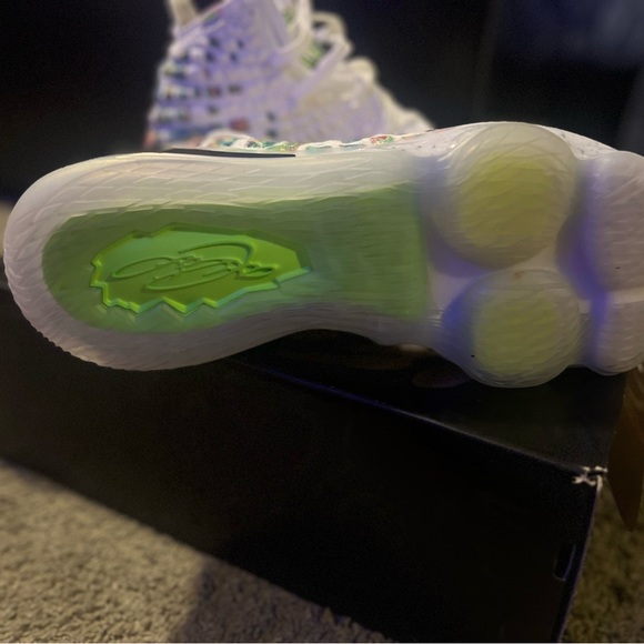 Lebron XVII Lebron 17 Air command force - Picture 5 of 7